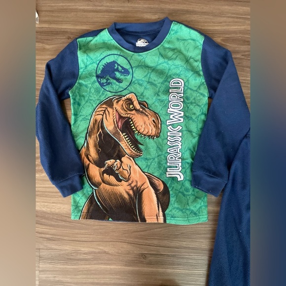 Jurassic World Vibrant Green and Blue Dinosaur Pajama Set size 8 - Picture 4 of 6